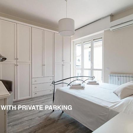 Lovely Suite With Private Parking In โกโม ภายนอก รูปภาพ